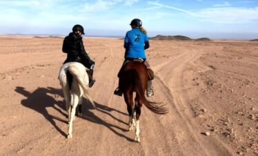 desert-horse-riding2